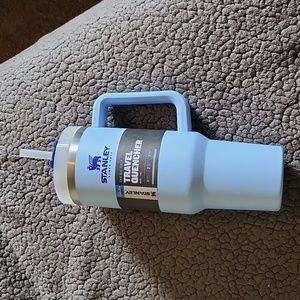 Stanley 40 oz travel quencher